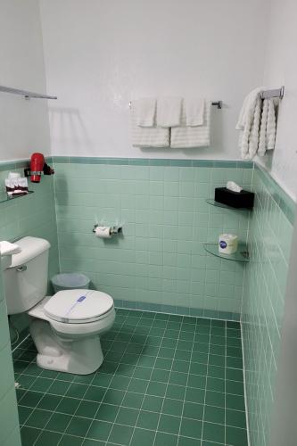 kitchenette_bathroom